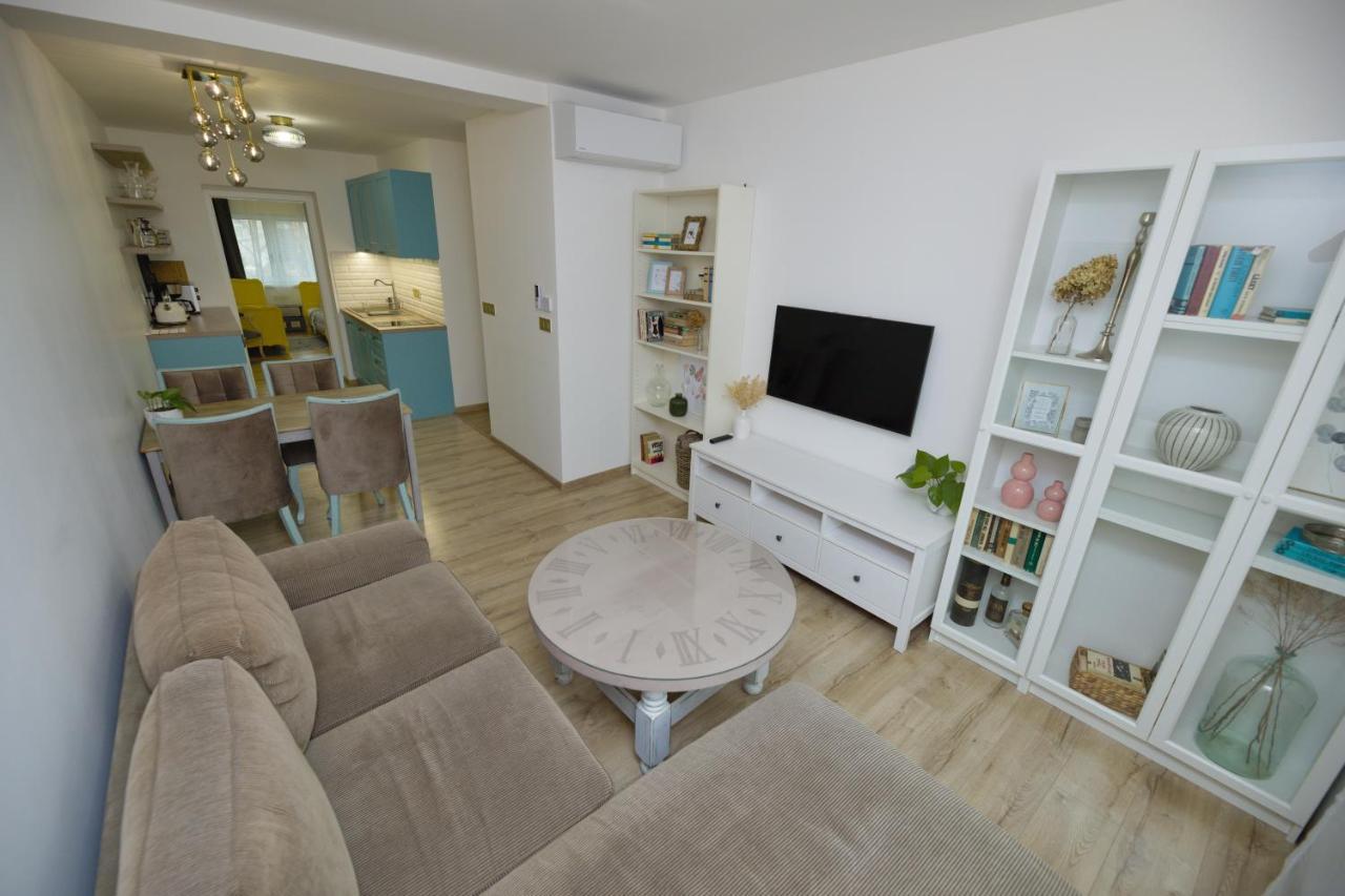 Central Apartment - Folk District Братислава Экстерьер фото